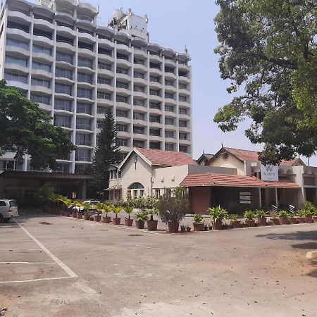 Woodlands Hotel Bangalore Ngoại thất bức ảnh