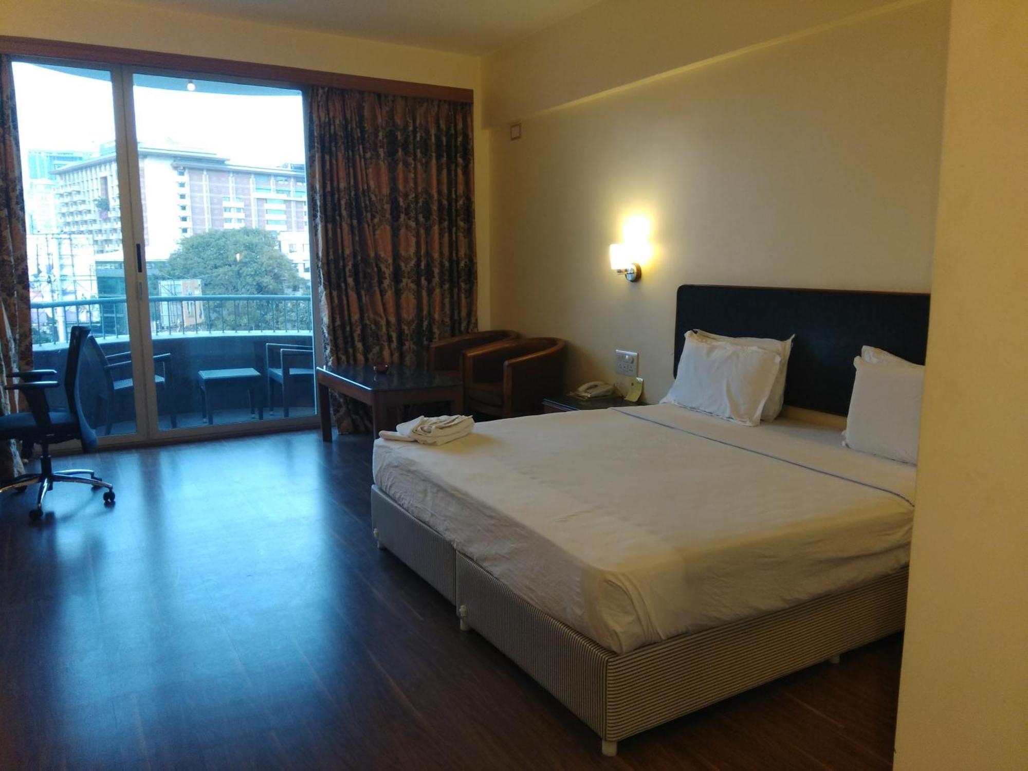 Woodlands Hotel Bangalore Ngoại thất bức ảnh
