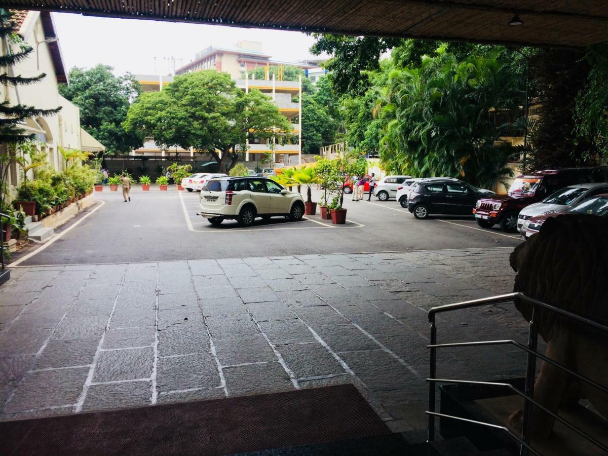 Woodlands Hotel Bangalore Ngoại thất bức ảnh