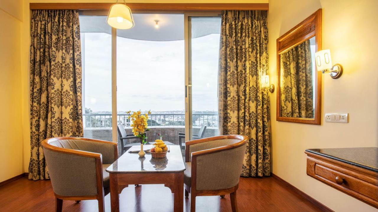 Woodlands Hotel Bangalore Ngoại thất bức ảnh
